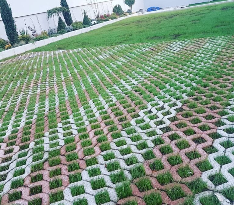 Bahçenize Doğallık ve Estetik Katan Çim Taşları