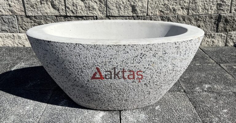 Beyaz Mozaikli Büyük Kayık Saksı 90x45x40 cm