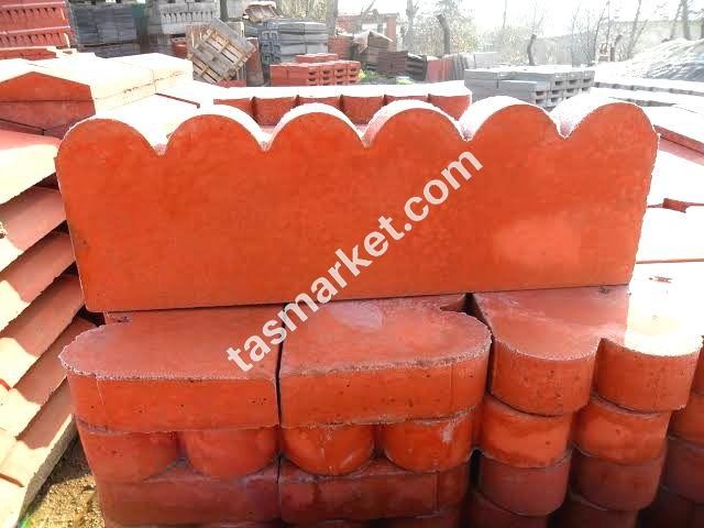 Taç Model Dekoratif Beton Bahçe Bordür Taşı (50x23x5 cm)