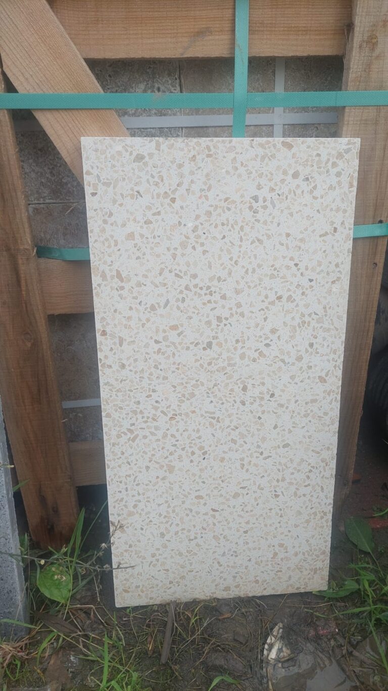 30x60x2,2 cm Bej Tonlu Terrazo Karo Zemin ve Duvar Kaplama