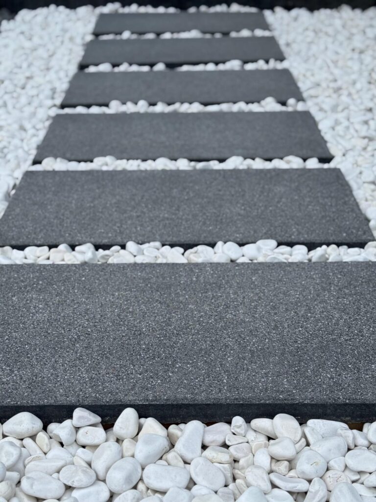 30×60 Mineralli Adım Taşı – Bahçe ve Peyzaj Yürüyüş Taşı