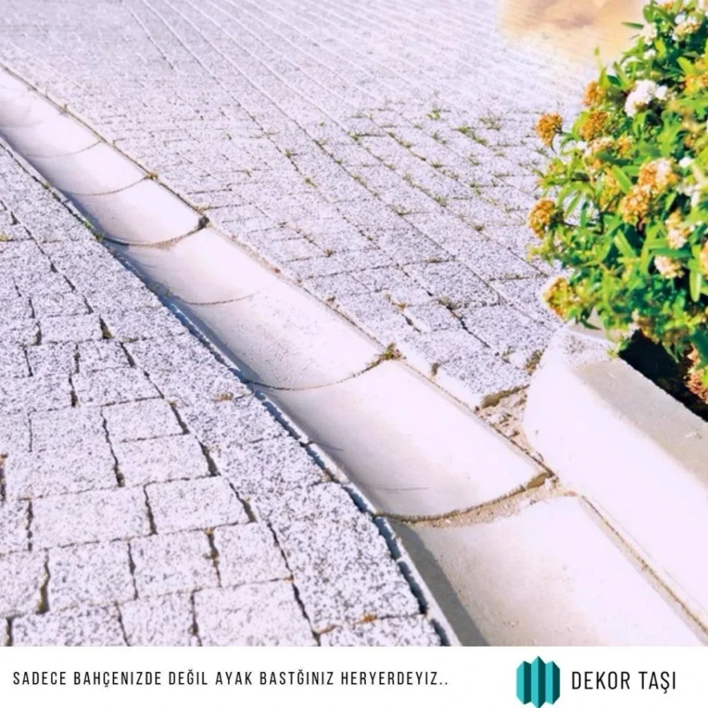 beton drenaj oluğu yol kenarı uygulaması